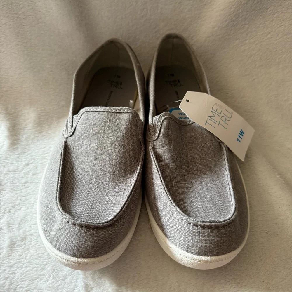 Time and Tru Casual Gray Loafers Women’s Size 11 Wide Slip On  Shoes‎ New